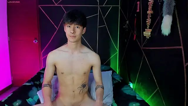 Snapshot of MillersKink chatting on 12.12.24 MillersKink online show from 12.12.24