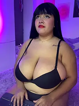 Snapshot of angie_bigboobs_ chatting on 10.13.25 angie bigboobs online show from 10.13.25