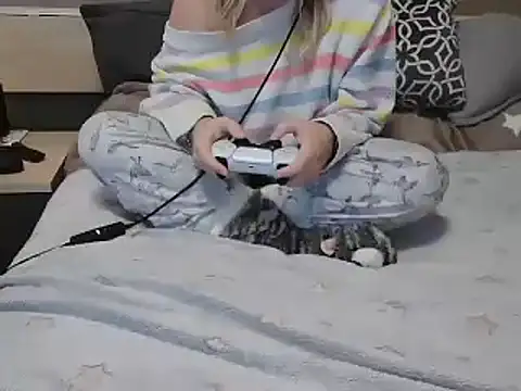 Snapshot of LaRa_forU chatting on 01.17.25 LaRa forU online show from 01.17.25