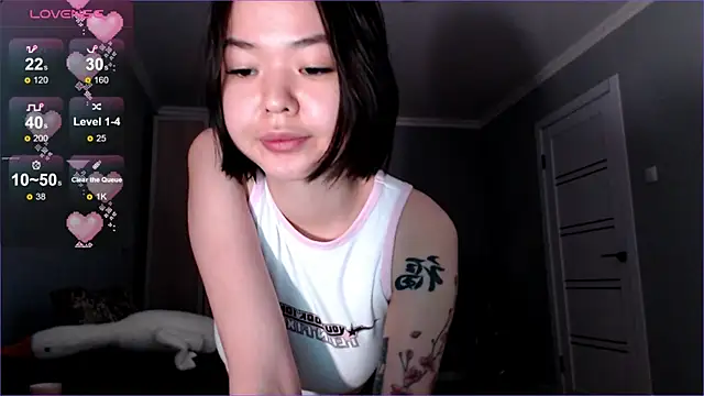 Snapshot of osaka_nia chatting on 02.01.25 osaka nia online show from 02.01.25
