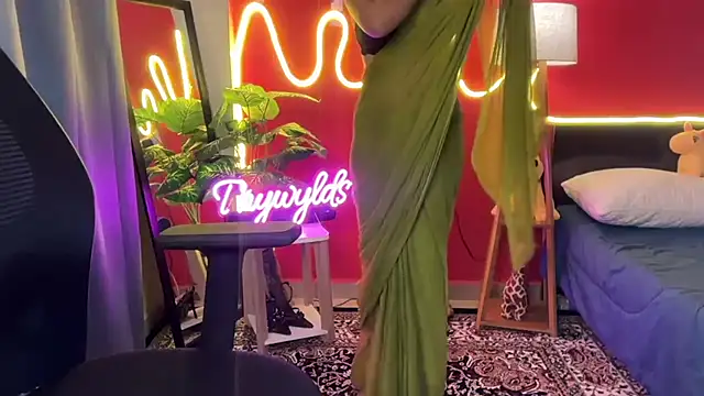 Snapshot of simrann_69 chatting on 09.26.25 simrann 69 online show from 09.26.25