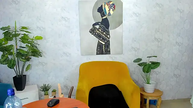 Snapshot of MirandaRossi chatting on 12.27.24 MirandaRossi online show from 12.27.24