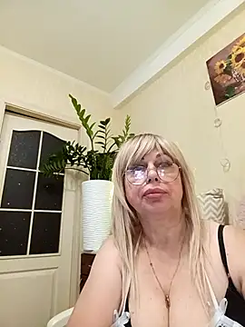 SusieNoreen online show from 09.13.25