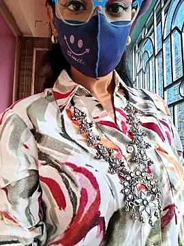 Snapshot of wild_bong_queen chatting on 11.12.25 wild bong queen online show from 11.12.25