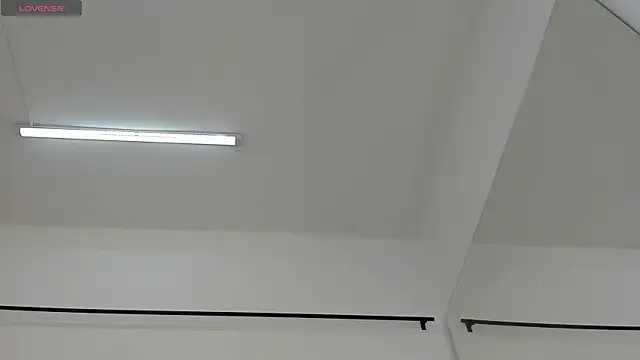 Snapshot of abril_ricci chatting on 12.28.24 abril ricci online show from 12.28.24