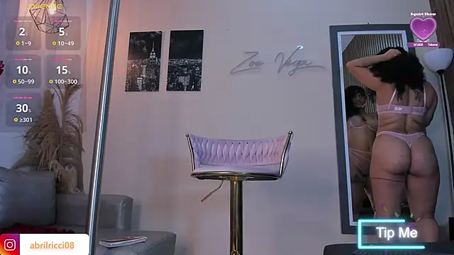 Snapshot of abril_ricci chatting on 03.08.25 abril ricci online show from 03.08.25