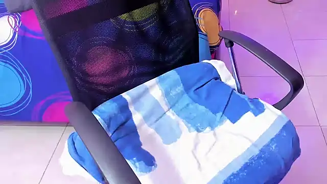 TEE DIRTY SQUIRT online show from 01.08.25