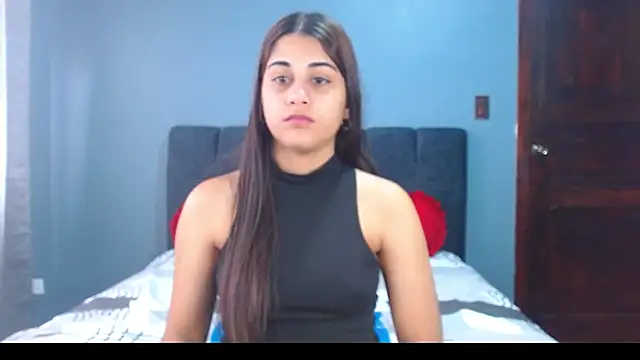 Snapshot of MiaOrtizCam chatting on 02.11.25 MiaOrtizCam online show from 02.11.25