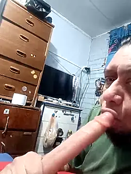 Snapshot of maxi_6969 chatting on 11.16.25 maxi 6969 online show from 11.16.25