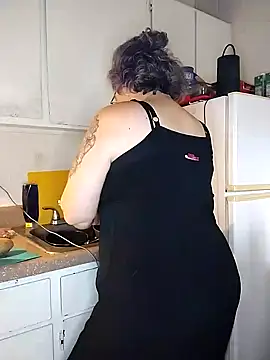 Snapshot of GraceHenderson chatting on 12.17.24 GraceHenderson online show from 12.17.24