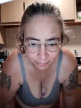 Snapshot of GraceHenderson chatting on 02.12.25 GraceHenderson online show from 02.12.25