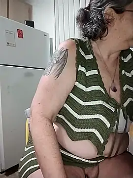 Snapshot of GraceHenderson chatting on 02.26.25 GraceHenderson online show from 02.26.25