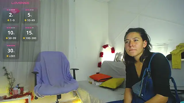 Snapshot of 911Calling chatting on 12.30.24 911Calling online show from 12.30.24