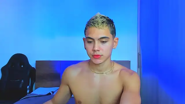 Snapshot of Stevenn_77 chatting on 12.05.24 Stevenn 77 online show from 12.05.24