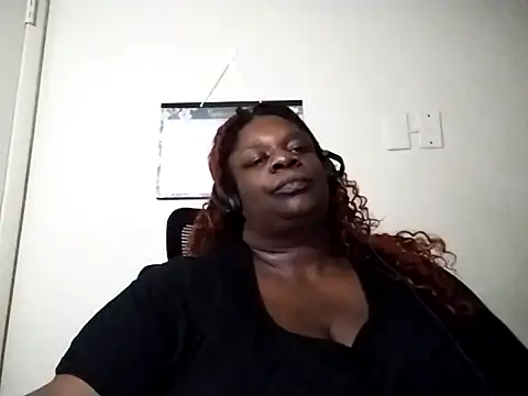 Snapshot of whitwhit86 chatting on 09.27.25 whitwhit86 online show from 09.27.25