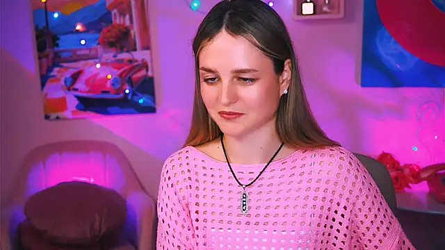 Snapshot of DeboraLarson chatting on 12.13.24 DeboraLarson online show from 12.13.24