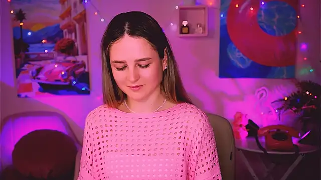 Snapshot of DeboraLarson chatting on 01.04.25 DeboraLarson online show from 01.04.25