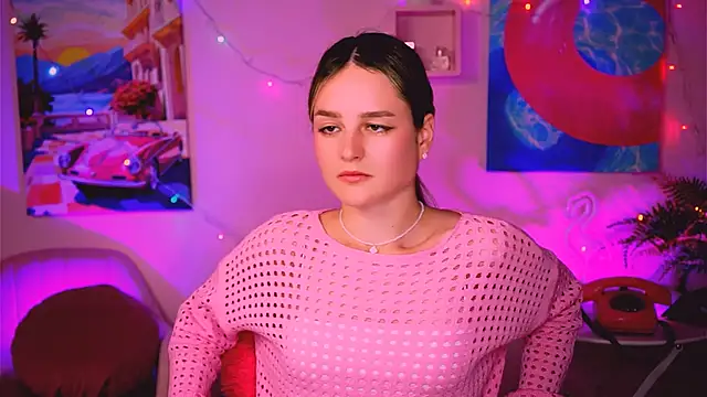 Snapshot of DeboraLarson chatting on 01.05.25 DeboraLarson online show from 01.05.25