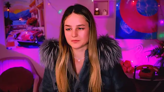 Snapshot of DeboraLarson chatting on 01.06.25 DeboraLarson online show from 01.06.25