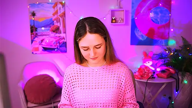 Snapshot of DeboraLarson chatting on 01.28.25 DeboraLarson online show from 01.28.25