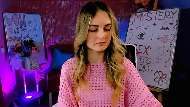 Snapshot of DeboraLarson chatting on 02.21.25 DeboraLarson online show from 02.21.25