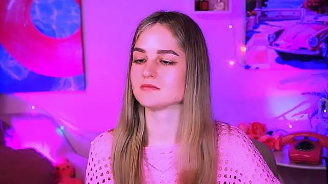 Snapshot of DeboraLarson chatting on 03.07.25 DeboraLarson online show from 03.07.25