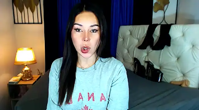 Snapshot of asian_ishnakhan chatting on 03.18.25 asian ishnakhan online show from 03.18.25