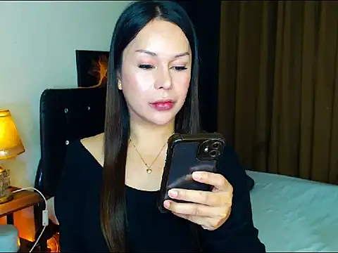 Snapshot of asian_ishnakhan chatting on 10.15.25 asian ishnakhan online show from 10.15.25