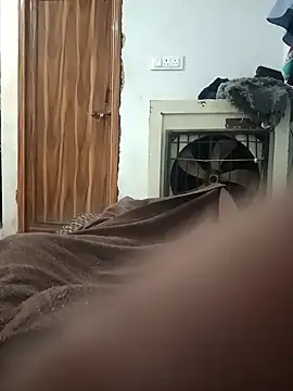 Snapshot of pintuS40 chatting on 10.19.25 pintuS40 online show from 10.19.25