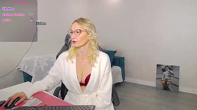 Snapshot of Sofia_Soul chatting on 09.30.25 Sofia Soul online show from 09.30.25