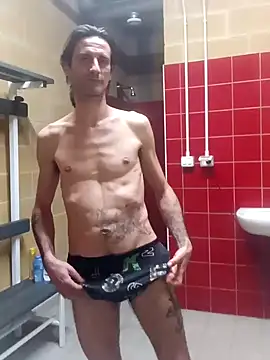 Snapshot of HastLuster chatting on 12.21.24 HastLuster online show from 12.21.24