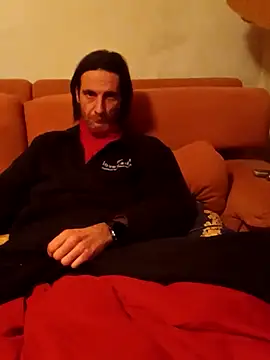 Snapshot of HastLuster chatting on 12.29.24 HastLuster online show from 12.29.24