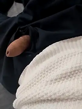 Snapshot of ptrz990 chatting on 10.24.25 ptrz990 online show from 10.24.25