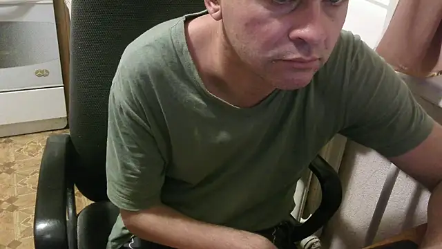 Snapshot of AlDON59 chatting on 10.10.25 AlDON59 online show from 10.10.25