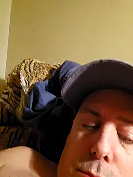 HeteroHotGuy1 online show from 12.24.24
