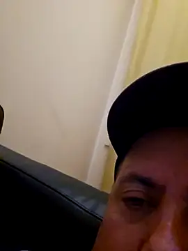 HeteroHotGuy1 online show from 09.30.25
