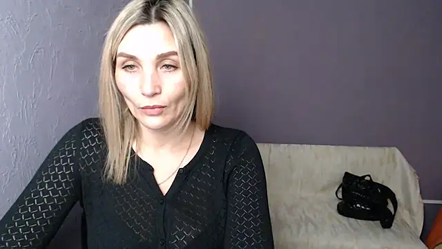 Snapshot of _sexy_lady chatting on 02.14.25 sexy lady online show from 02.14.25