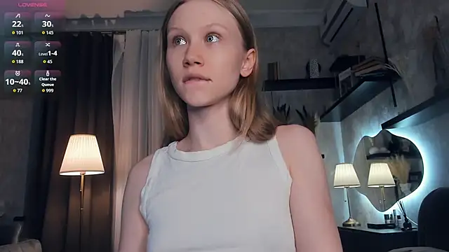 Snapshot of AnitaaClark chatting on 10.06.25 AnitaaClark online show from 10.06.25