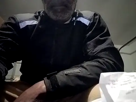 Snapshot of yasohw chatting on 03.21.25 yasohw online show from 03.21.25