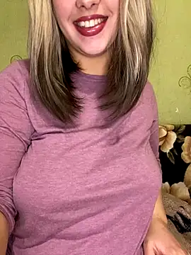 Snapshot of 69Laura696 chatting on 12.04.24 69Laura696 online show from 12.04.24