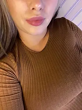 Snapshot of 69Laura696 chatting on 12.09.24 69Laura696 online show from 12.09.24