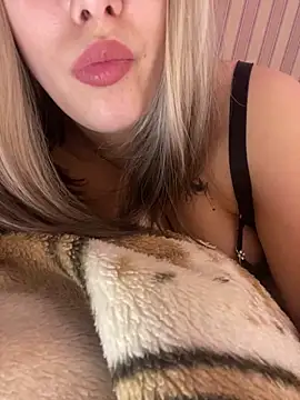 Snapshot of 69Laura696 chatting on 02.08.25 69Laura696 online show from 02.08.25