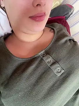 Snapshot of 69Laura696 chatting on 02.19.25 69Laura696 online show from 02.19.25