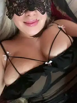 Snapshot of 69Laura696 chatting on 02.23.25 69Laura696 online show from 02.23.25