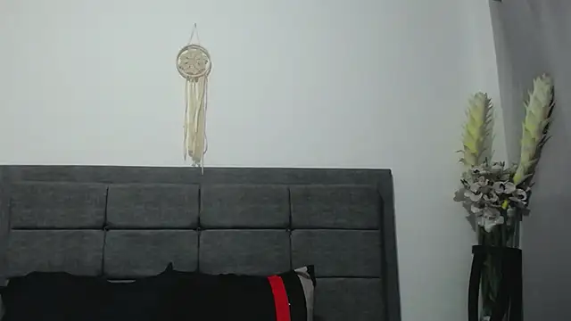 Snapshot of Vicky_Love_ chatting on 02.18.25 Vicky Love  online show from 02.18.25