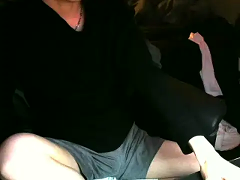 Snapshot of Ray175oo chatting on 02.05.25 Ray175oo online show from 02.05.25