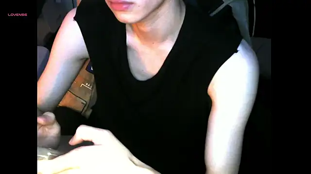 Snapshot of Ray175oo chatting on 10.31.25 Ray175oo online show from 10.31.25