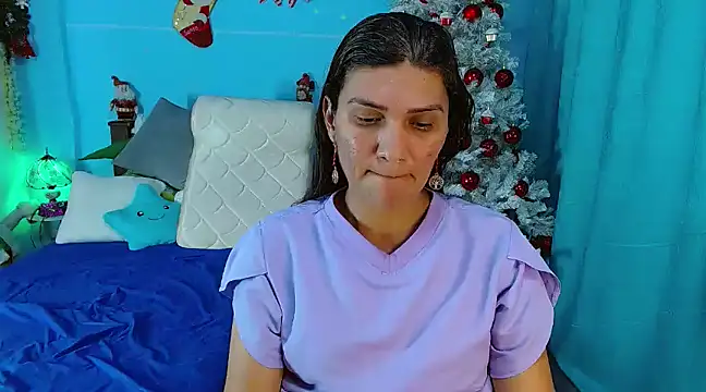 Snapshot of venus_swet_ chatting on 12.18.24 venus swet  online show from 12.18.24