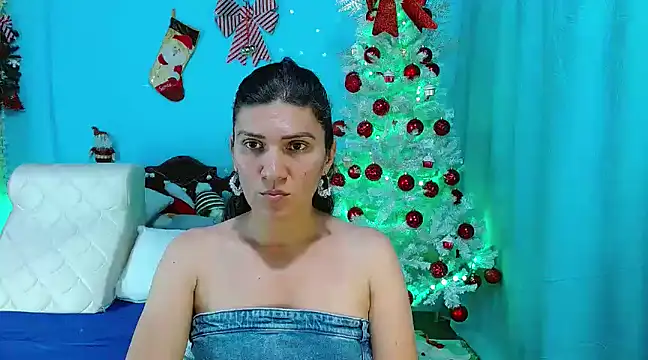 Snapshot of venus_swet_ chatting on 12.30.24 venus swet  online show from 12.30.24