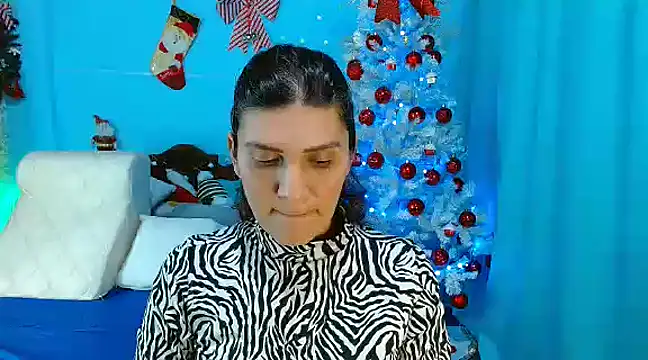 Snapshot of venus_swet_ chatting on 12.31.24 venus swet  online show from 12.31.24